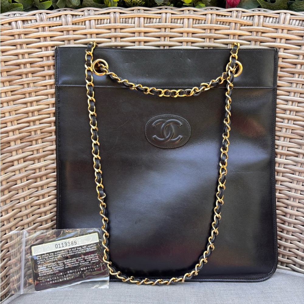 Authentic CHANEL vintage flat black lambskin mini tote - Picture 4 of 16